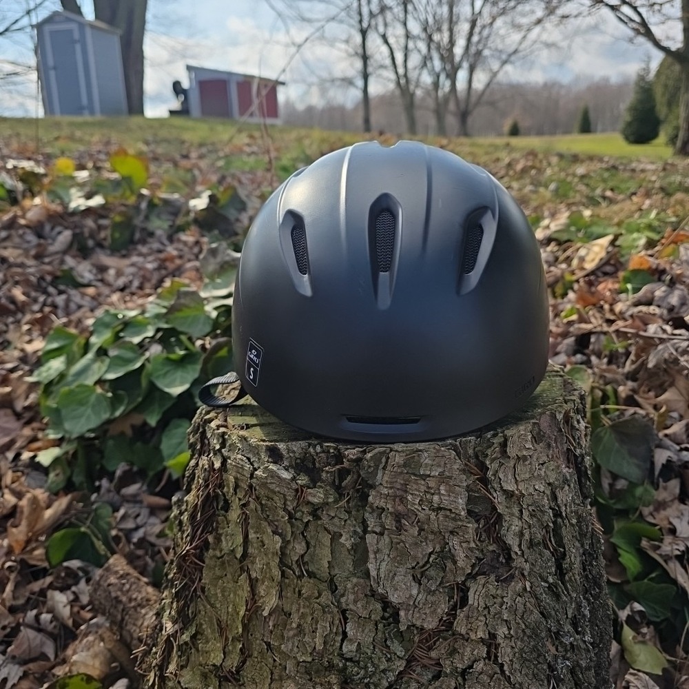 Giro‎ Bevel Ski/Snowboard Helmet, Sz Small Black